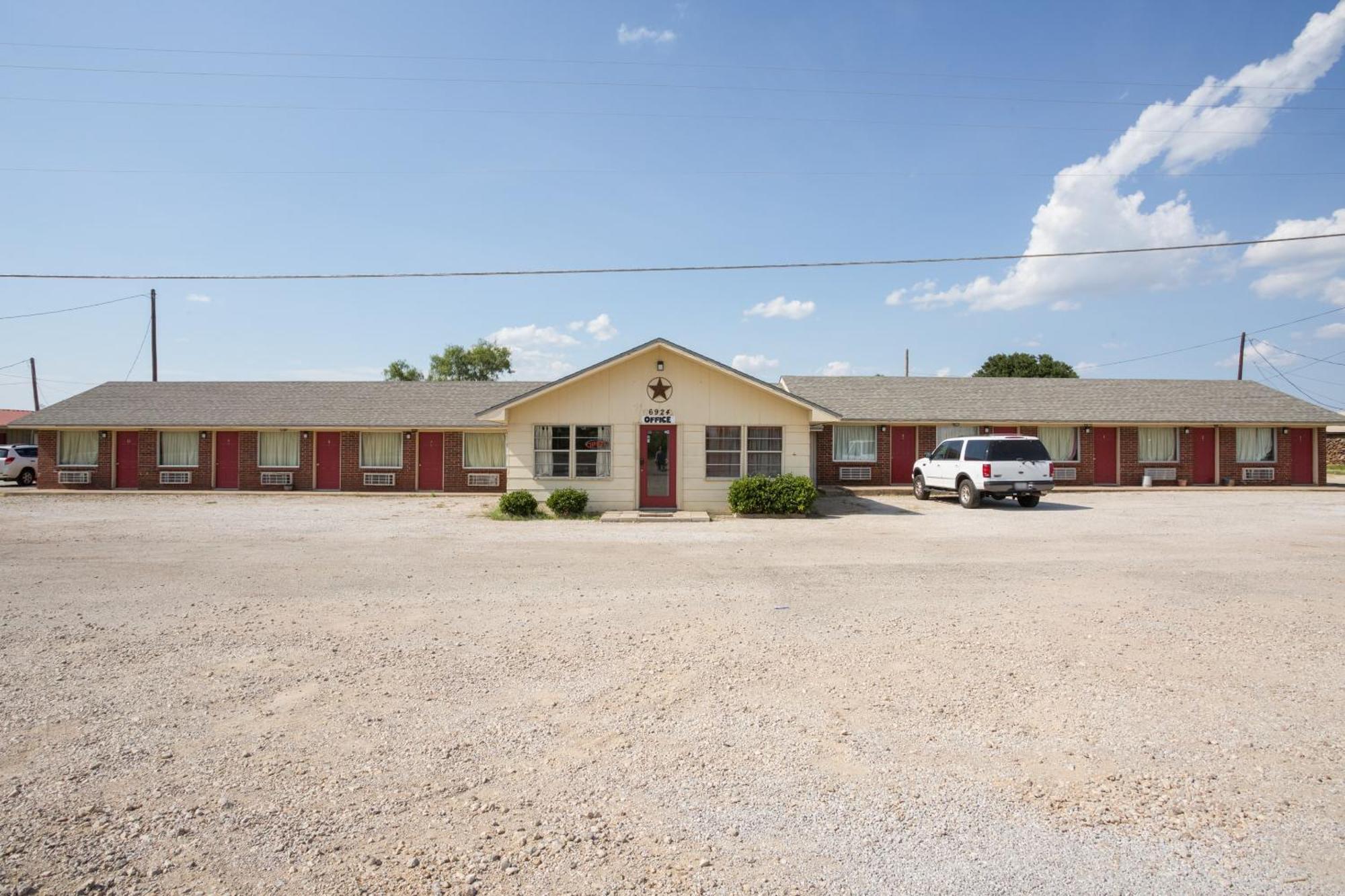 Oyo Hotel Breckenridge Tx Hubbard Creek Lake Exterior photo